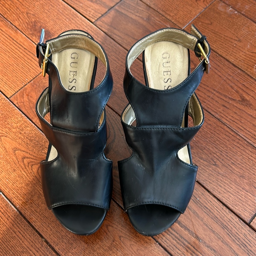 Guess Shoe